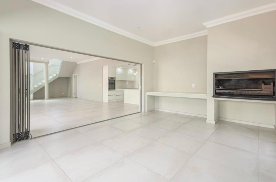 5 Bedroom Property for Sale in Sunset Beach Western Cape